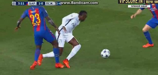 Samuel Umtiti Gets Injured - FC Barcelona vs PSG - Champions League - 08/03/2017