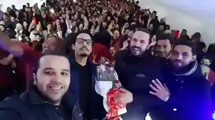 تفاعل رائع من طلبة جامعة منوبة مع عرض مسرحية "مش موجود" لكريم الغربي
