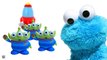 oOo ♥ Cookie Monster Eating Alien Cookies - Green Space Aliens from Disney Pixar Toy Story
