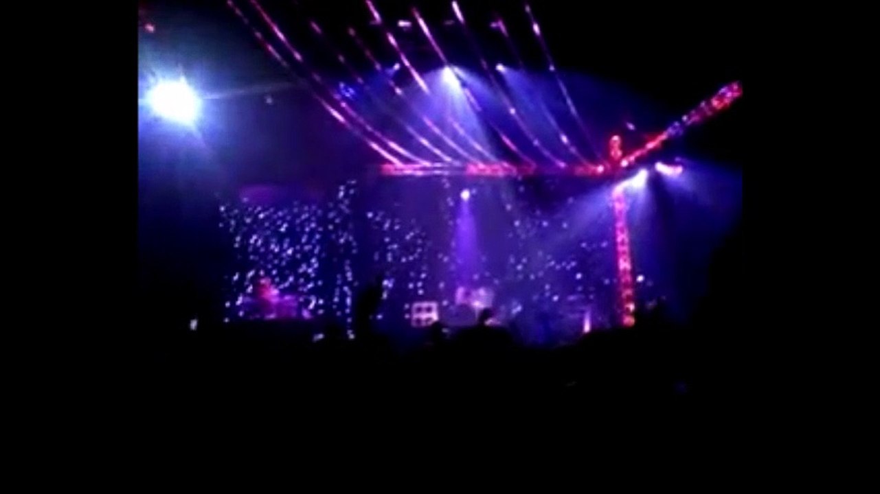 Muse - Hoodoo, Bordeaux Patinoire Meriadeck, 10/31/2006