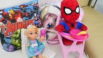 Congelado Bebé Elsa y Malos Bebé Spiderman Secuestrado! w Rosa Spidergirl Vivero vs Maléfica