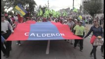 Seguidores del oficialismo ecuatoriano arremeten en contra de Guillermo Lasso