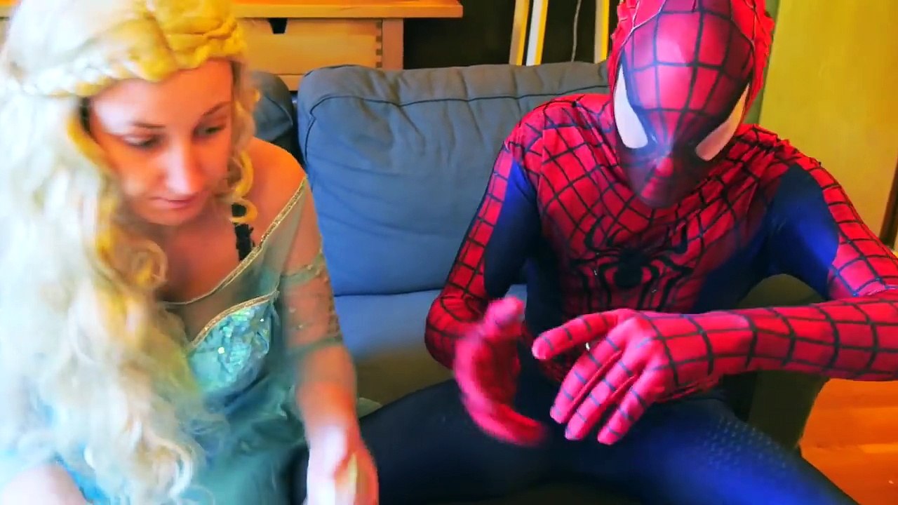Frozen Elsa is DEAD!! vs maleficent Snow white Spell w Spiderman, Superman, Anna, Batman