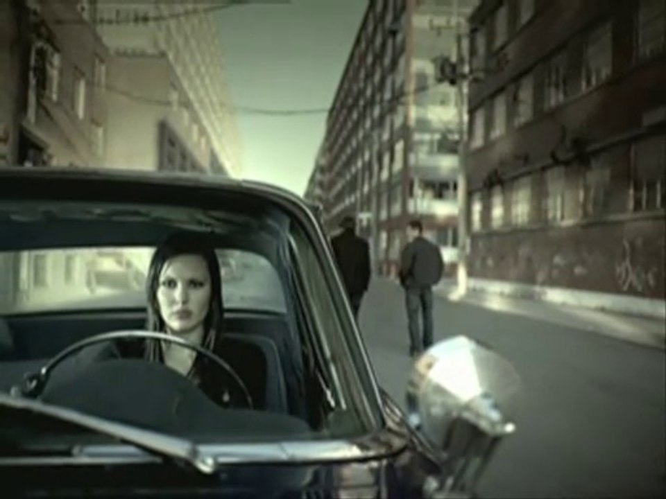 Wahou je cherche des clips de rock français souvent j'ai écouté maintenant c'est passé le groupe à éffacé tu vois ça pas marché! Yes ❤