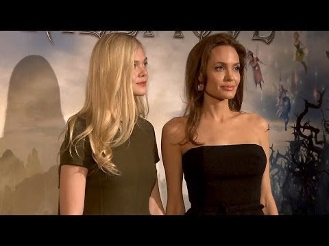 MALÉFIQUE : Angélina Jolie et Elle Fanning en Photo Call à Paris
