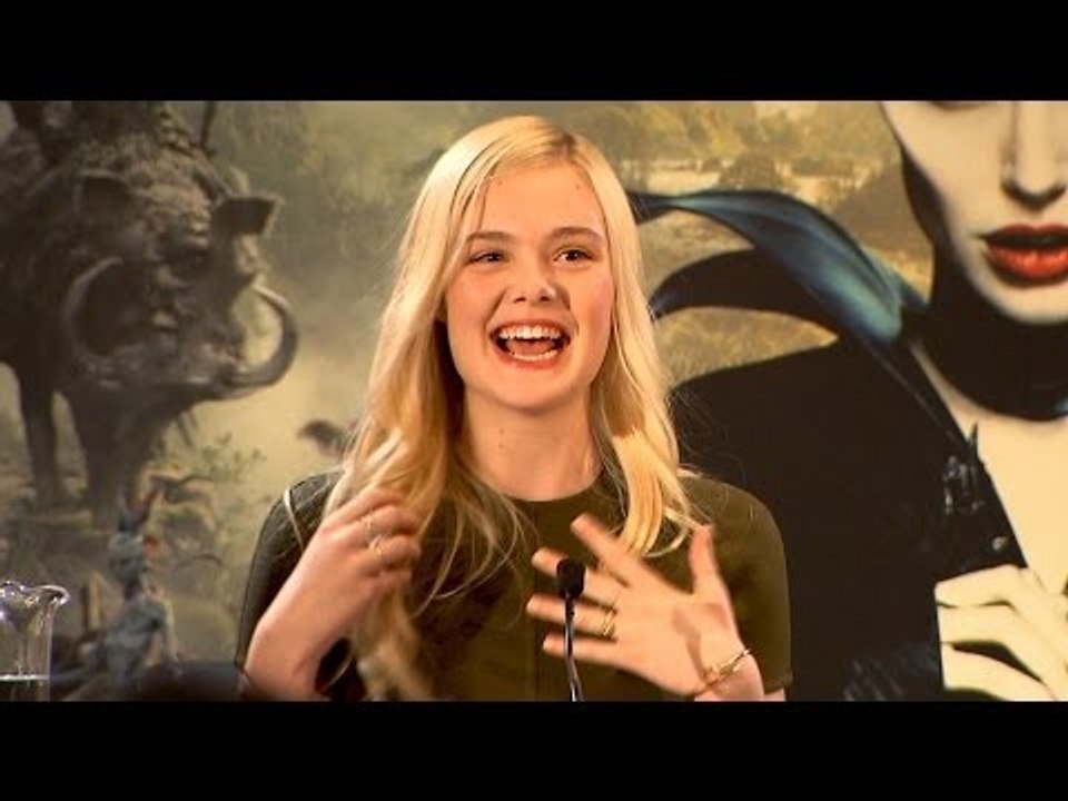 Angelina Jolie et Elle Fanning en conférence de presse pour Maléfique [Part 1]