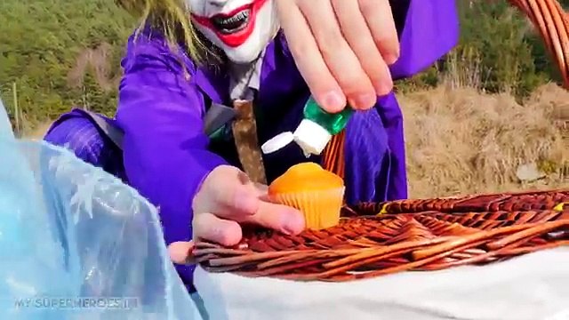 Congelados Elsa se convierte en Sirena w/ Spiderman Goma de mascar Veneno vs Melficent Diversión Superhéroe en