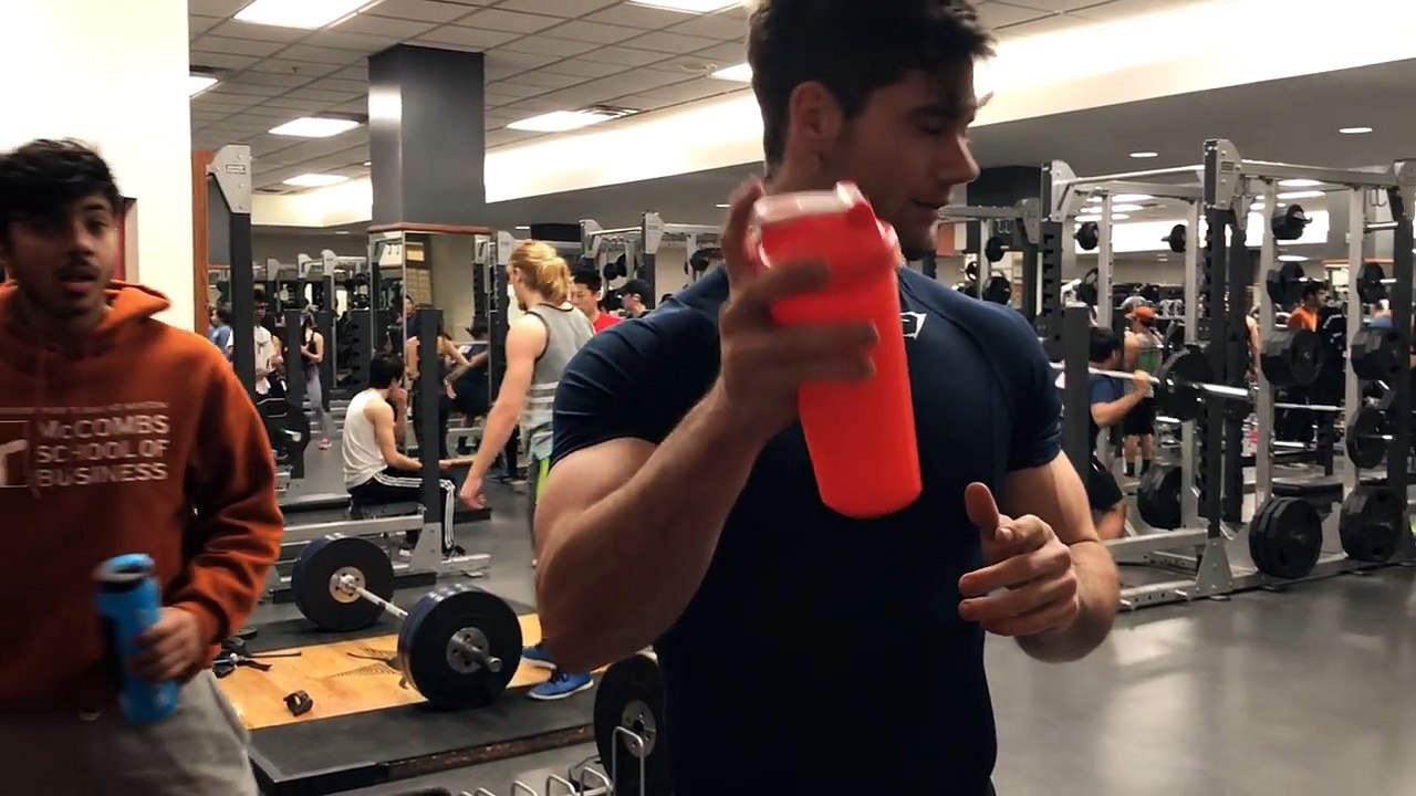 Meeting a Girl from TINDER | Leg Workout at the University of Texas