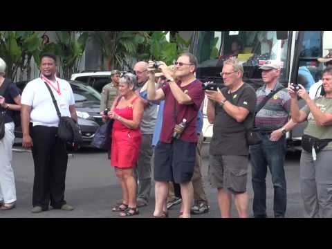 Antusias Para Turis Asing Menikmati Seni dan Kuliner Khas Surabaya - NET5