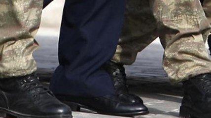 Adem Huduti'ye İntihar Etmesin Diye Bağcıksız Ayakkabı Verildi