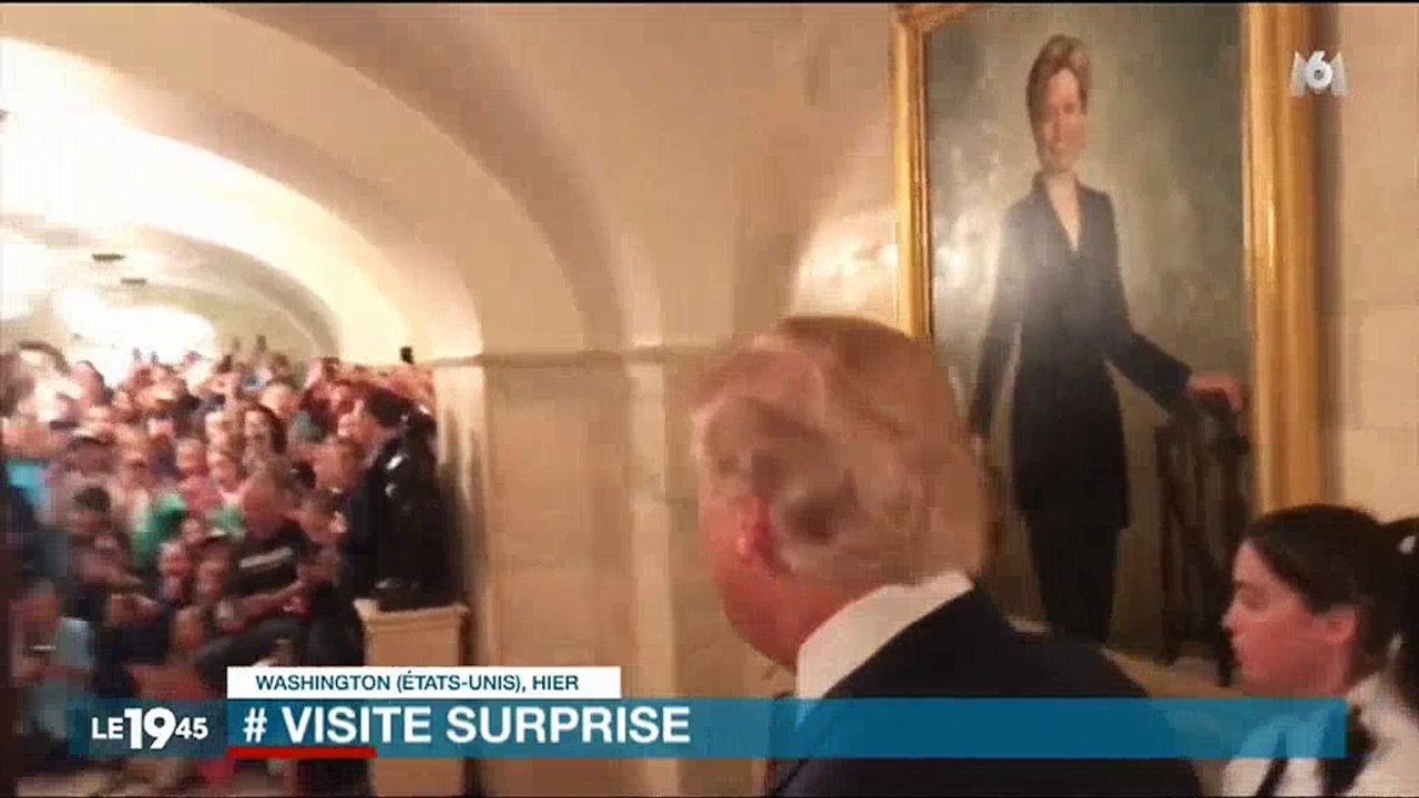L'étrange tableau d'Hillary Clinton quand Donald Trump salue des visiteurs - Regardez