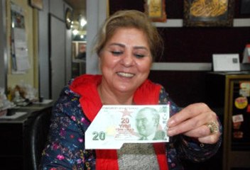 Banka Şubesinden Çektiği Hatalı Banknotu Gören Kadın Şaşkına Döndü