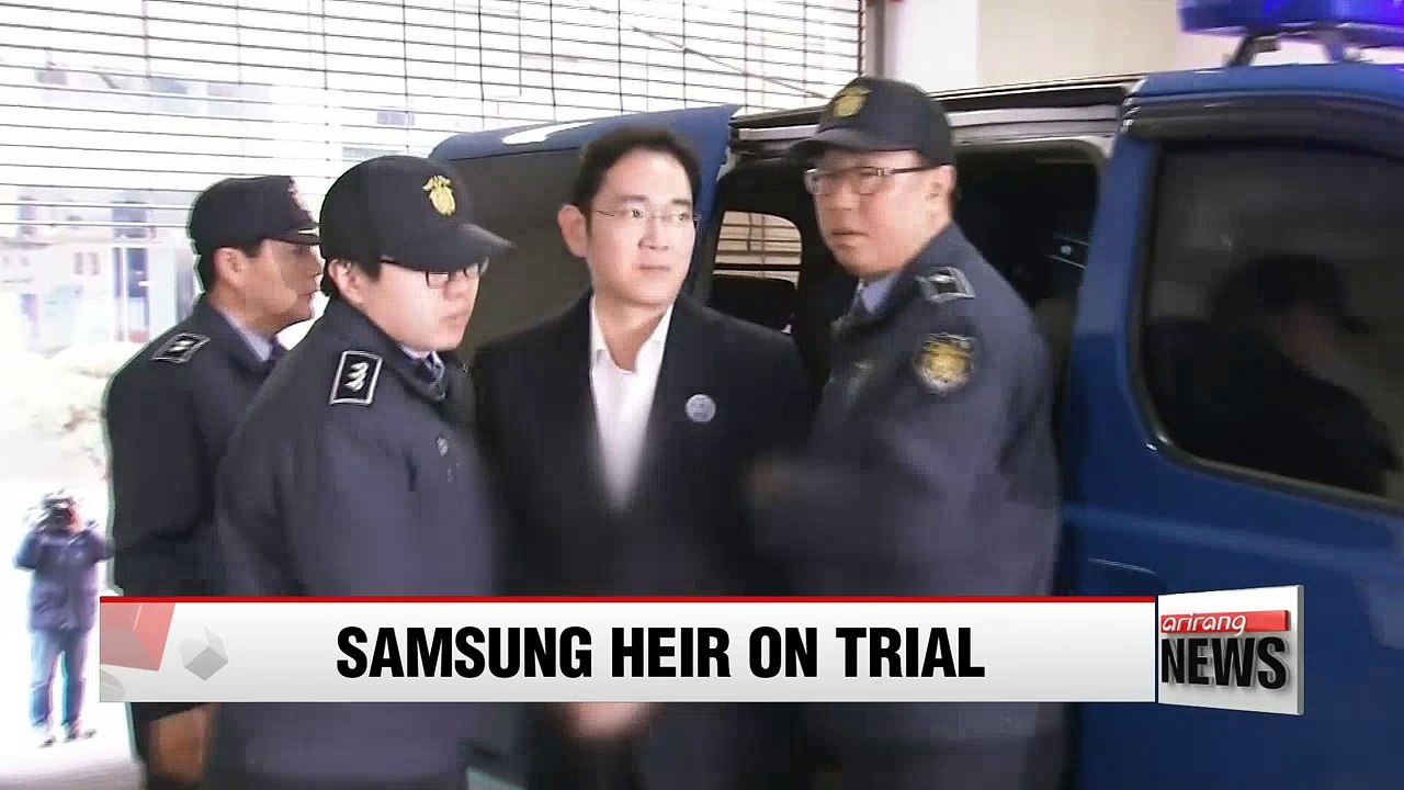 Samsung heir apparent denies all charges as bribery trial begins