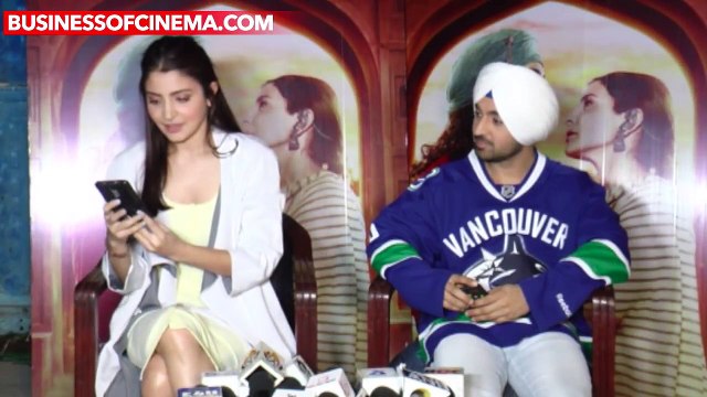 Anushka Sharma PRANKS With A Reporter’s Mother