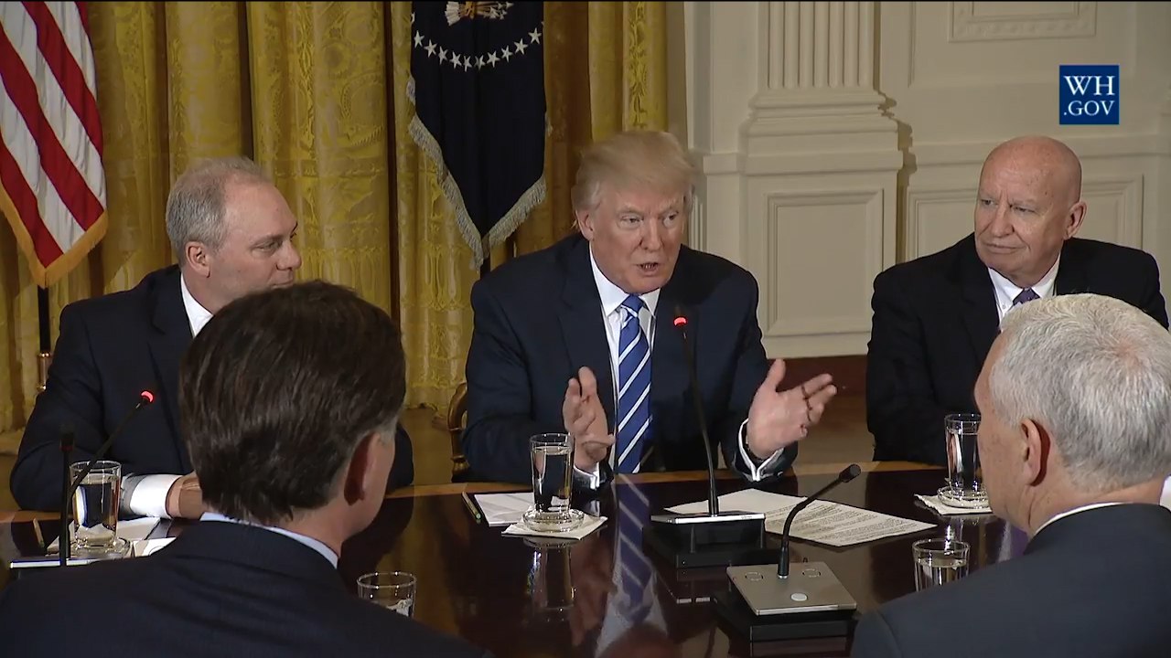 Trump, preocupado por filtración de Wikileaks