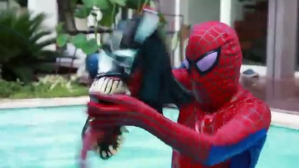 Spiderman Frozen Elsa and Cat LOVE Woman CHALLENGE! пожалуйста, Анна Hulk Kissing Fun супергероя В Rea