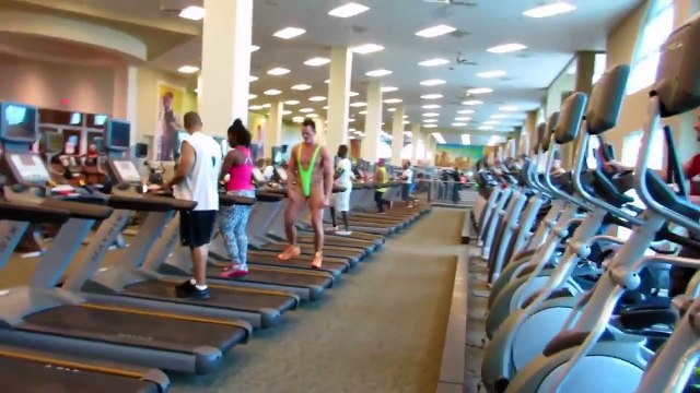 Stealing Peoples Weights Prank GONE WRONG - Gym Prank