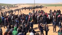 نزوح عشرات الالاف شمال سوريا هربا من المعارك بين اطراف عدة