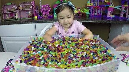 Opening SHOPKINS with ZUMI - 6 Shopkins Surprise Egg Capsule Toys