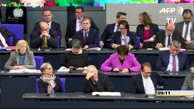 Merkel: l'Allemagne ne doit pas laisser s'éloigner la Turquie