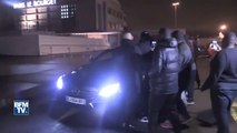 Le footballeur du PSG Thiago Motta percute un supporter avec sa voiture