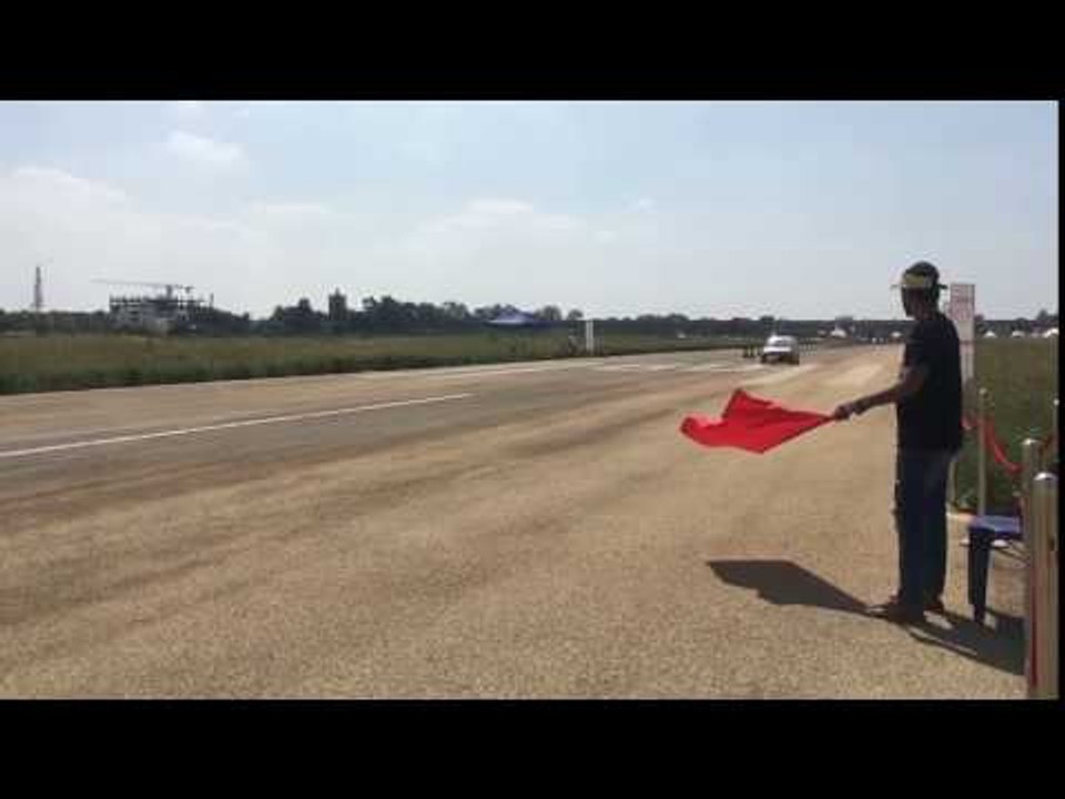 Vroom Drag Race 2016 | Jakkur, Bangalore | Cars 2 - DriveSpark