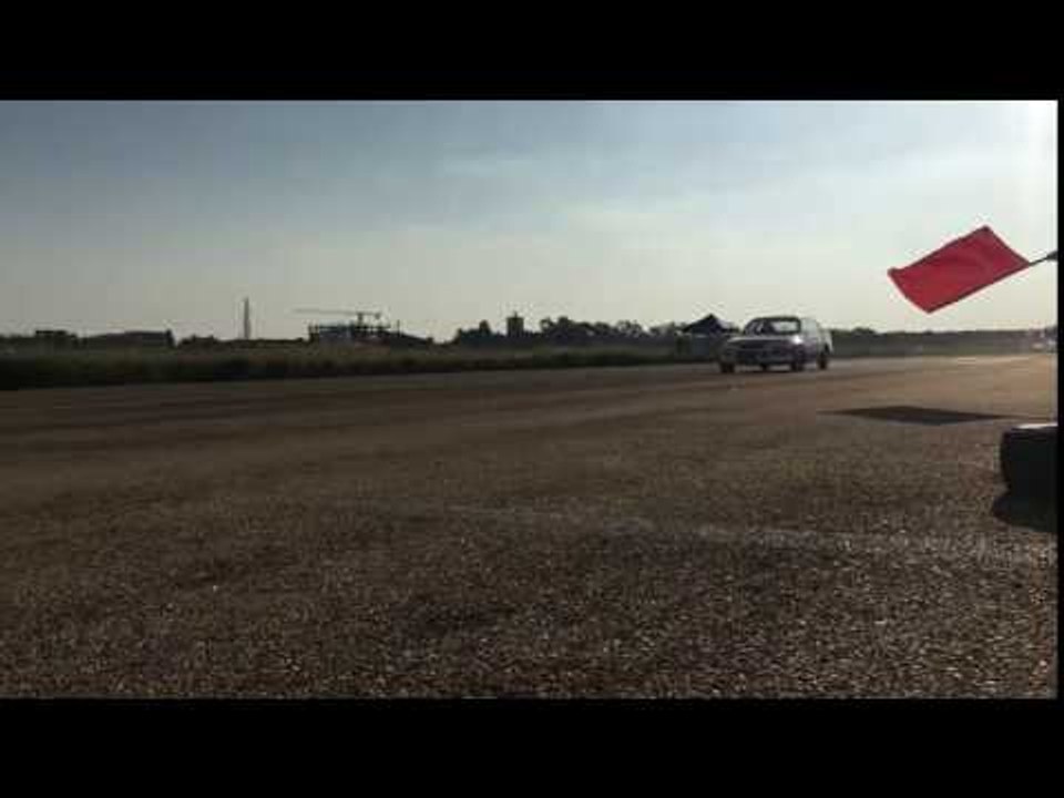 Vroom Drag Race 2016 | Jakkur, Bangalore | Cars 8 - DriveSpark