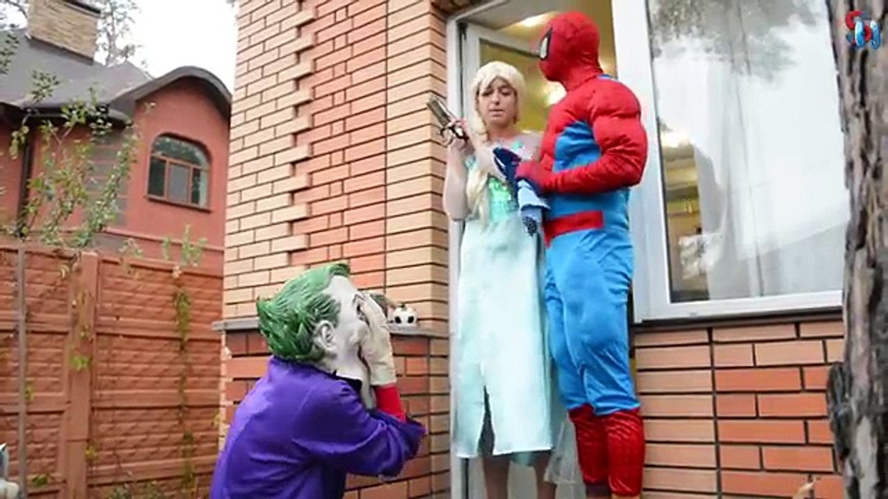 Anna Kidnapped Vs Maleficent Spell! W/ Spiderman & Frozen Elsa Vs Werewolf! Funny Superher