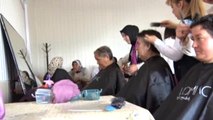 Kahvehaneyi Kuaföre Çevirdiler, Kadınlara Ücretsiz Saç ve Cilt Bakımı Yaptılar