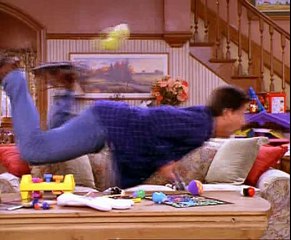 Szeretünk Raymond!  S03 22 A Dolgozó Lány