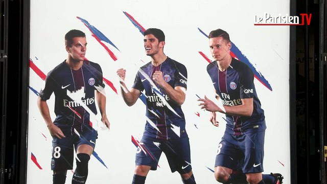 Barça - PSG : déçu par la défaite, il rend le maillot du PSG qu'il venait d'acheter
