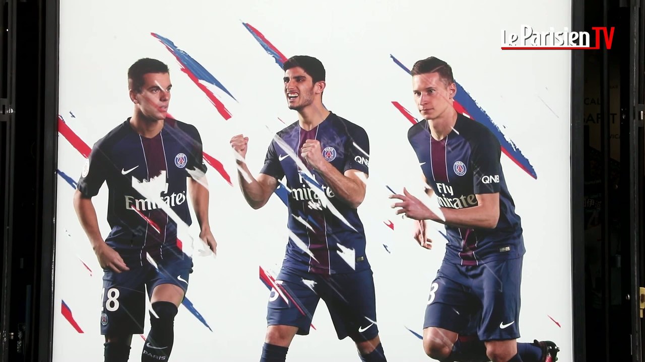 Barça - PSG : déçu par la défaite, il rend le maillot du PSG qu'il venait d'acheter