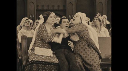 Bande-annonce de "Les fiancées en folie"