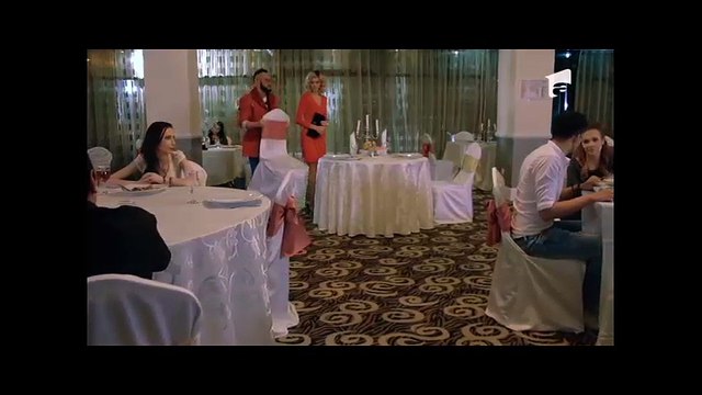 Roby Roberto, cu iubita la un restaurant de fițe