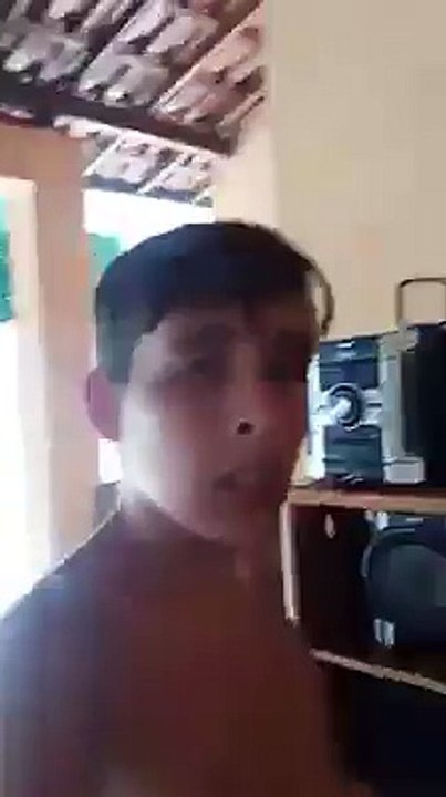 Lagarta sentindo a potência do grave