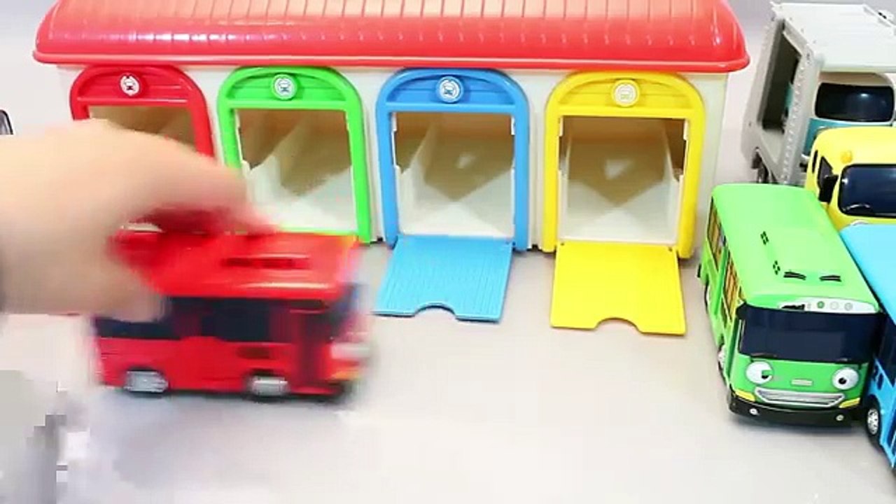 Toy Shooting Car Robocar Poli Garage Tayo the Little Bus Learn Colors Play Doh Toy Surpris