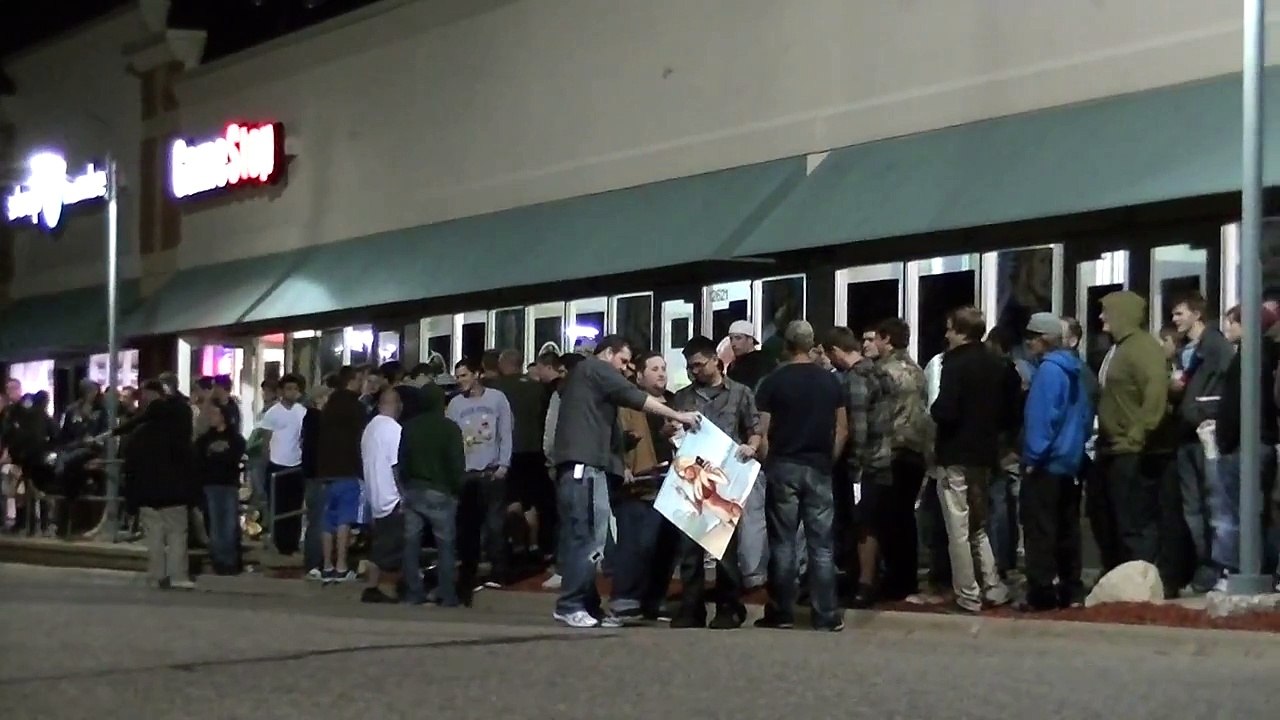 Grand Theft Auto V hits streets in brash debut