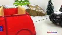 FAST LANE ACTION WHEELS AMBULANCE AND POLICE CRUISER STORY WITH GEORGE PIG AND SANTA CLAUS -UNBOXING-u