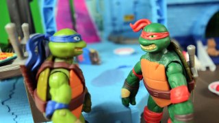 Ninja Turtles Donatello Builds MetalHead! Part 1- Mikey Uses Him To Do Chores! - TMNT Toys-LjpIf