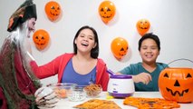 DIY Halloween Recipes - Halloween Cookies & Oreo cookies challenge! Halloween snacks for kids-9Jq6KXgE