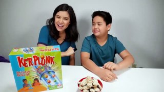 Fun Kids games - KerPlunk Game Challenge! Kerplunk Challenge Kids Toys Review videos-R3nLHtFfg