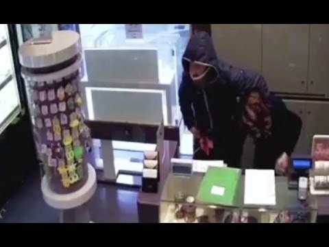 Cosenza - Rapinano gioielleria, arrestati due fratelli (02.03.17)