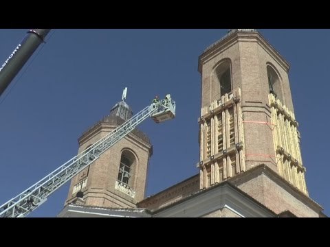 Camerino (MC) - Terremoto, termine lavori torre destra del Duomo (01.03.17)
