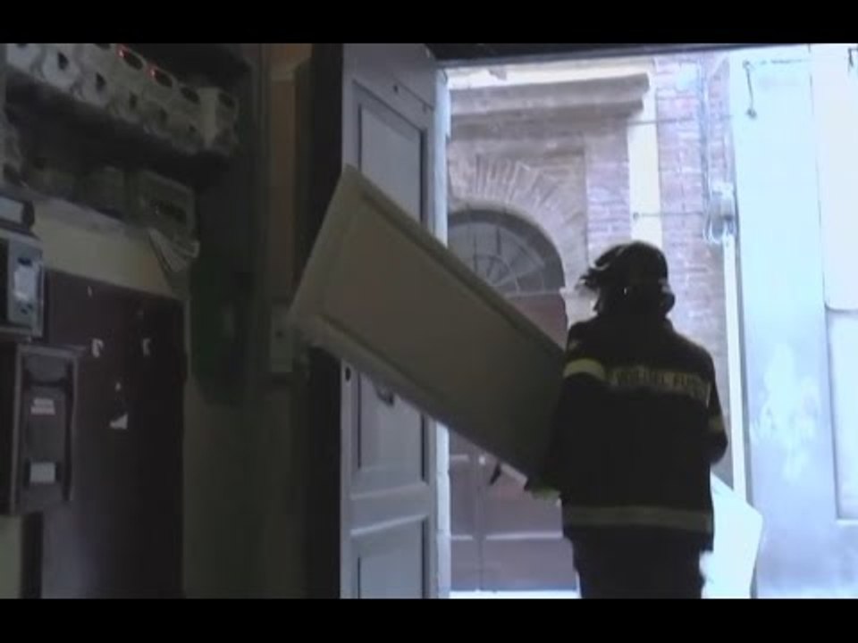 Camerino (MC) - Terremoto, recupero beni personali dalle case (06.03.17)