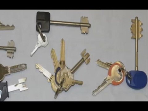 Genova - Infermiere rubava chiavi ad anziani malati per far svaligiare case (17.02.17)