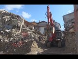 Amatrice (RI) - Terremoto, rimozione macerie in zona rossa (17.02.17)