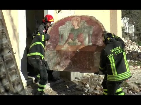 Calcara di Ussita (MC) - Terremoto, recupero opere in chiesa Sant'Andrea (02.03.17)