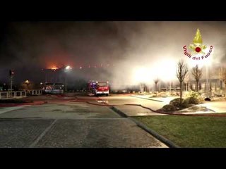 Oderzo (TV) - Rogo al Parco Stella, Unieuro e Brico inceneriti (26.02.17)