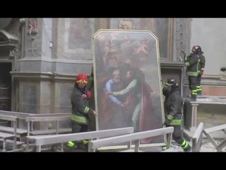 Camerino (MC) - Terremoto, recupero tele in chiesa Santa Maria (15.02.17)