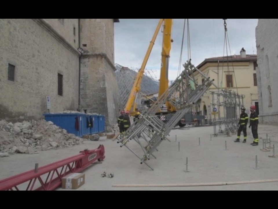 Norcia (PG) - Terremoto, copertura campanile cattedrale S.Maria Argentea (18.02.17)